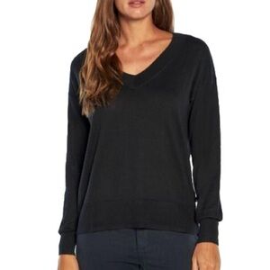 GAP Women's Classic Black V-Neck Sweater